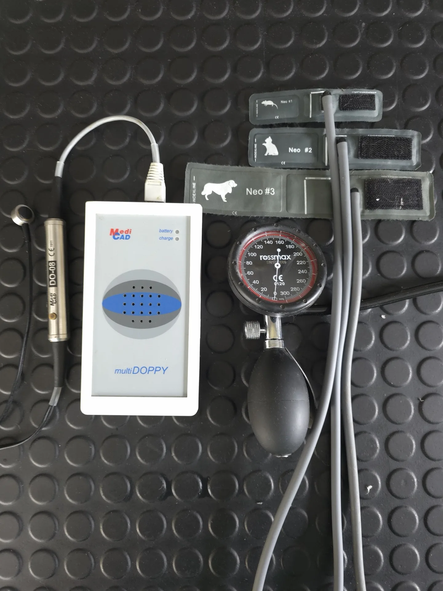 Tensiometru Doppler veterinar multiDOPPY cu manșete Neo pentru câini și pisici
